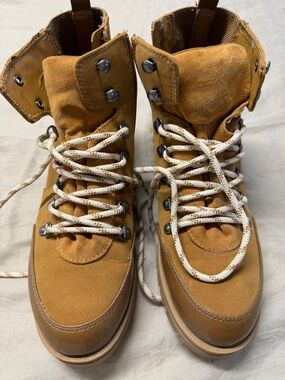 Falls Creek Women's Tan Suede Combat Boots with White Laces